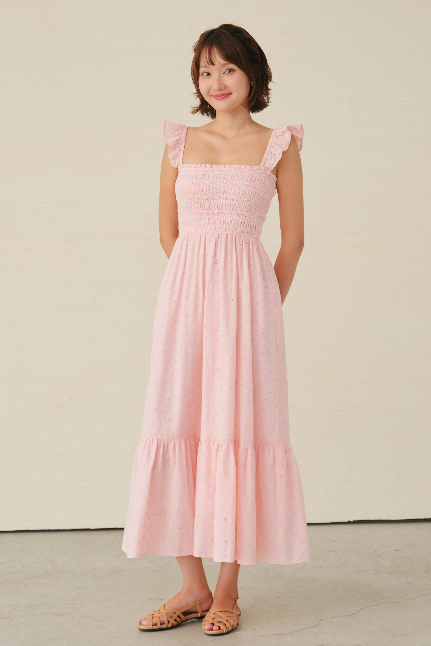 Rym dress in pink embroidered