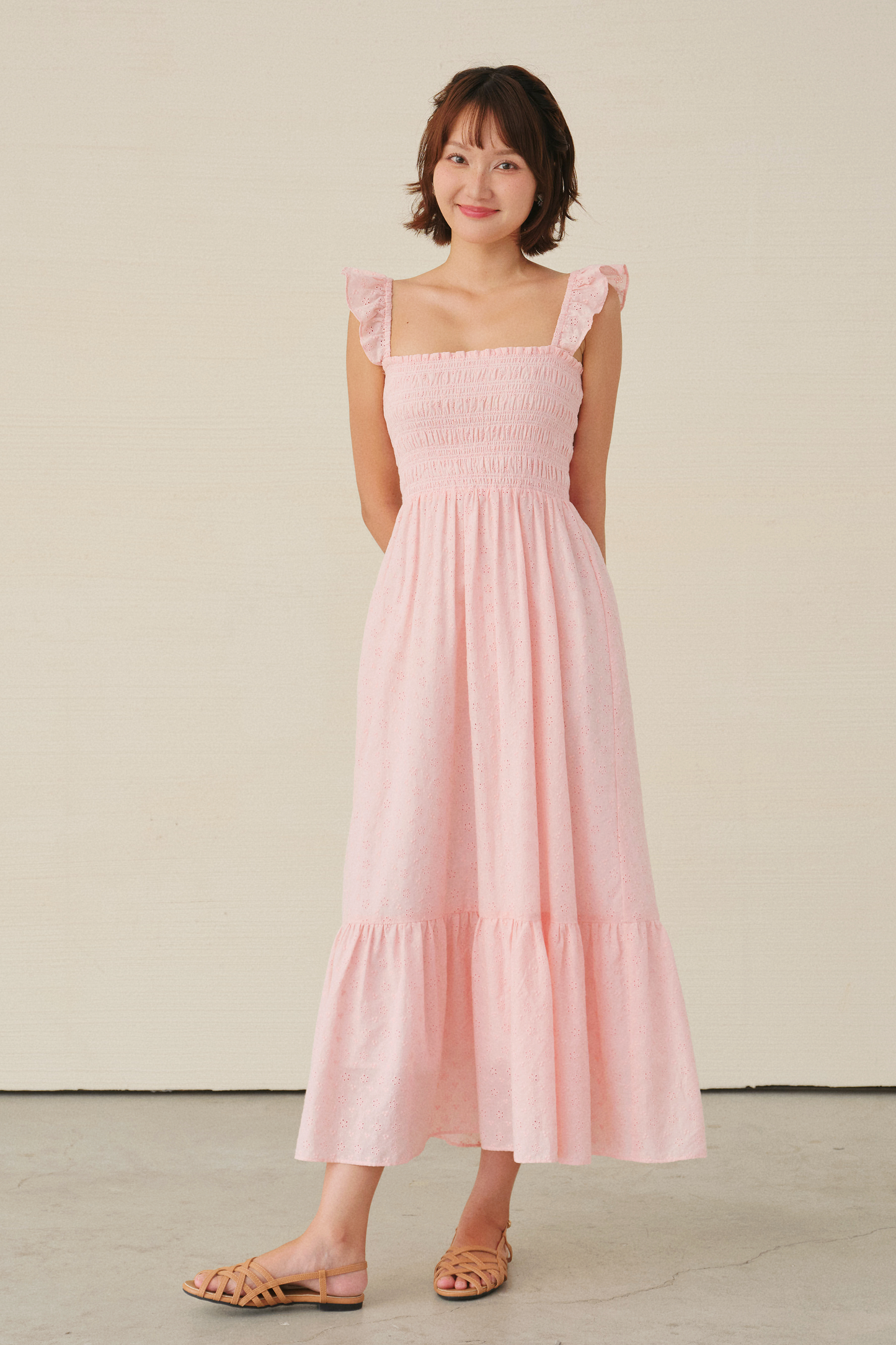 Rym dress in pink embroidered