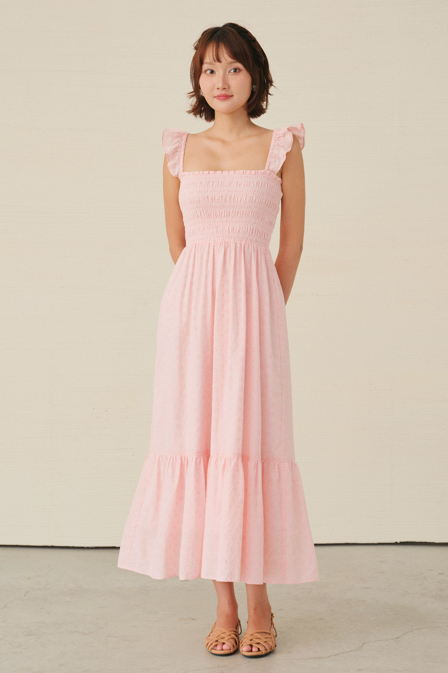 Rym dress in pink embroidered