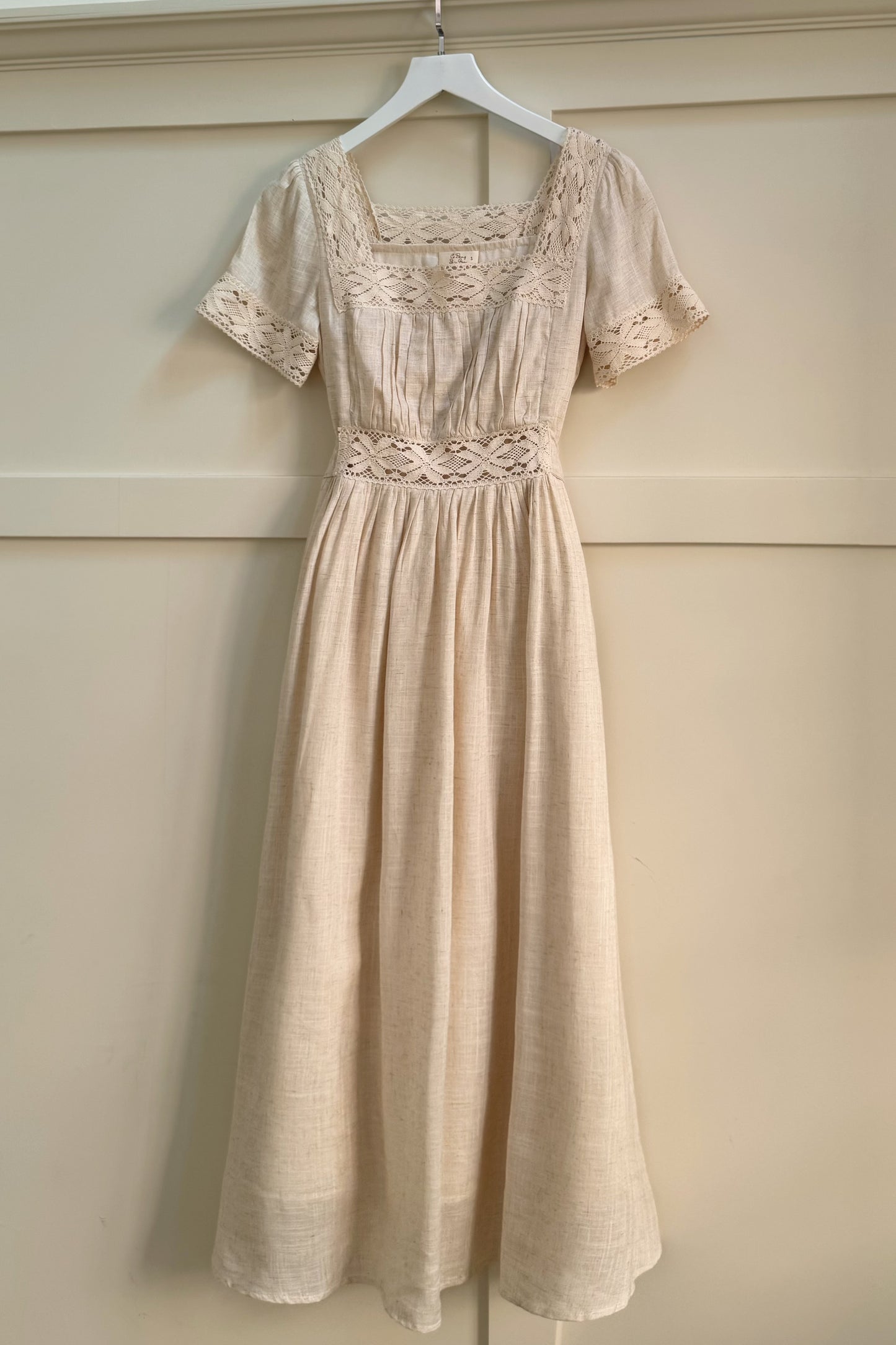 Xenia dress in Natural Linen