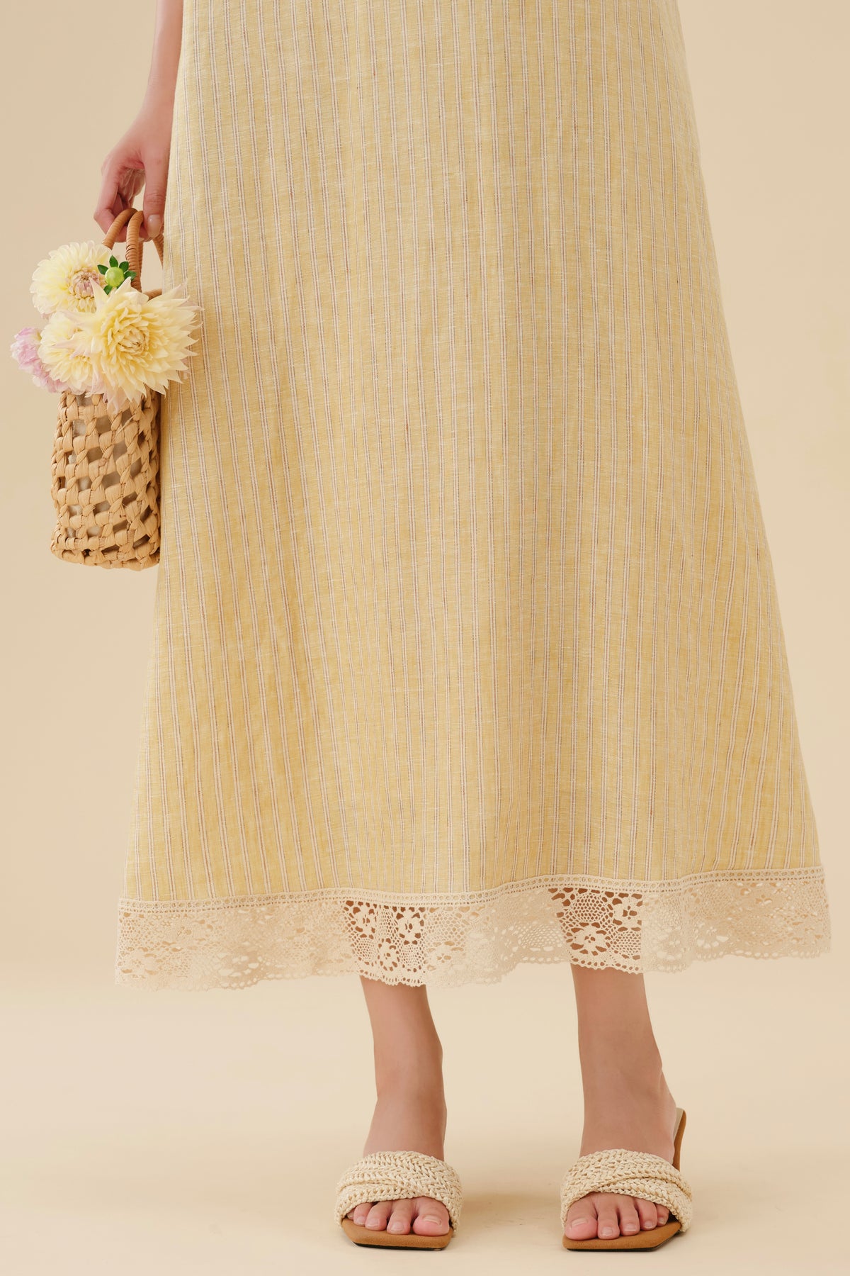 Cynthia dress in Honey